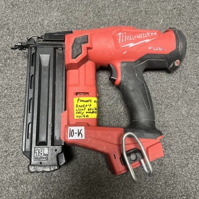 Milwauke 2746-20 M18 FUEL 18 Gauge Brad Nailer - FOR PARTS OR REPAIR - Image 1 of 4