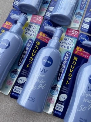 Protector solar NIVEA UV Super Water Gel 140 g SPF50 PA+++ Japón Foto 1 de 4