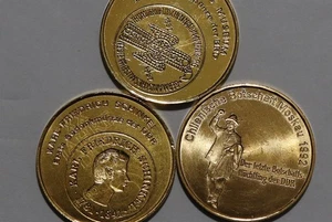 🧭 🇩🇪 GERMANY HISTORIC EVENTS OVER 5 MARK DDR COINS LOT/MEDALS B88 #24 WD50 - Picture 1 of 3