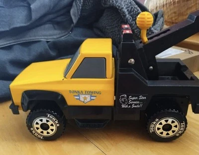 Camión de remolque Hasbro Tonka Road Service 2012 24/7 acero prensado y plástico Foto 1 de 4
