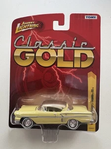 Johnny Lightning TOMY Classic GOLD 1958 Chevy Impala SS Yellow R26 - Picture 1 of 3
