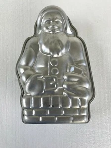 1 Vintage Santa Claus St. Nicholas 2 Piece Cake Pan Mold Christmas Bakeware - Picture 1 of 3