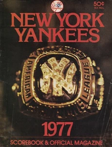 New York Yankees Official 1977 Scorebook & Souvenir Program Magazine - Picture 1 of 3