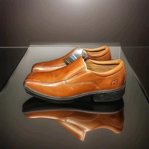 Skechers Miller Moriarty elegante Herrenschuhe cognac Größe 10 luftgekühlter Memory Foam - Bild 1 von 9