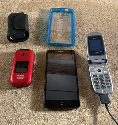 Lot of 3 Vintage Mobile Phones  Sanyo, Jitterbug, Consumer Cellular Case Charger - Image 1 of 4