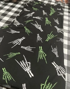 Lularoe TC2 leggings 18+ Skeleton Hands Halloween Holiday Rock N Roll - Picture 1 of 3