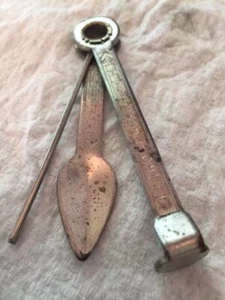 Rogers Pfeifenhalter Made in Japan Rauchwerkzeug Löffel Pick & Tap Vintage - Bild 1 von 7