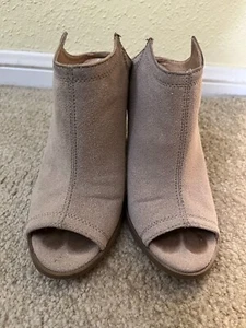 Restricted Tan Mules - Size 6 - Picture 1 of 6