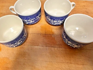Vintage Royal China Tea Coffee Cups Blue Willow Ware Set of 4 cottagecore - Picture 1 of 6