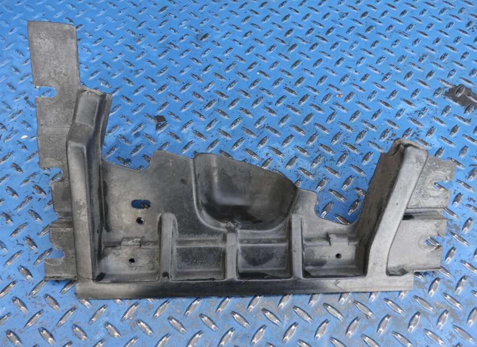 1991-1996 Chevrolet Corvette C4 Driver Side Front Inner Fender 10276503 - Image 1 of 4