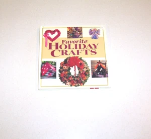 "Libro de tapa dura ""Favorite Holiday Crafts"" patrón artesanal navideño" - Imagen 1 de 2