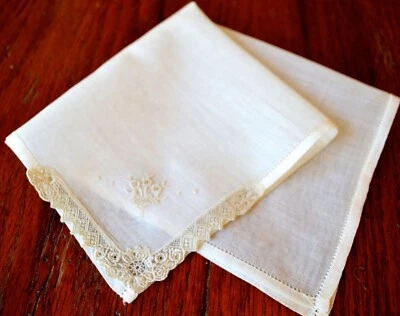 DE COLECCIÓN HANKY AÑOS 20 BEIGE CLARO CON ENCAJE Y BORDADO ELEGANTE PRECIOSO NUNCA USADO Foto 1 de 2