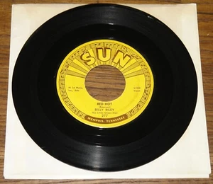 BILLY RILEY & THE GREEN MEN ~ RED HOT b/w PEARLY LEE ~ USA SUN 7" 1957 - Picture 1 of 4