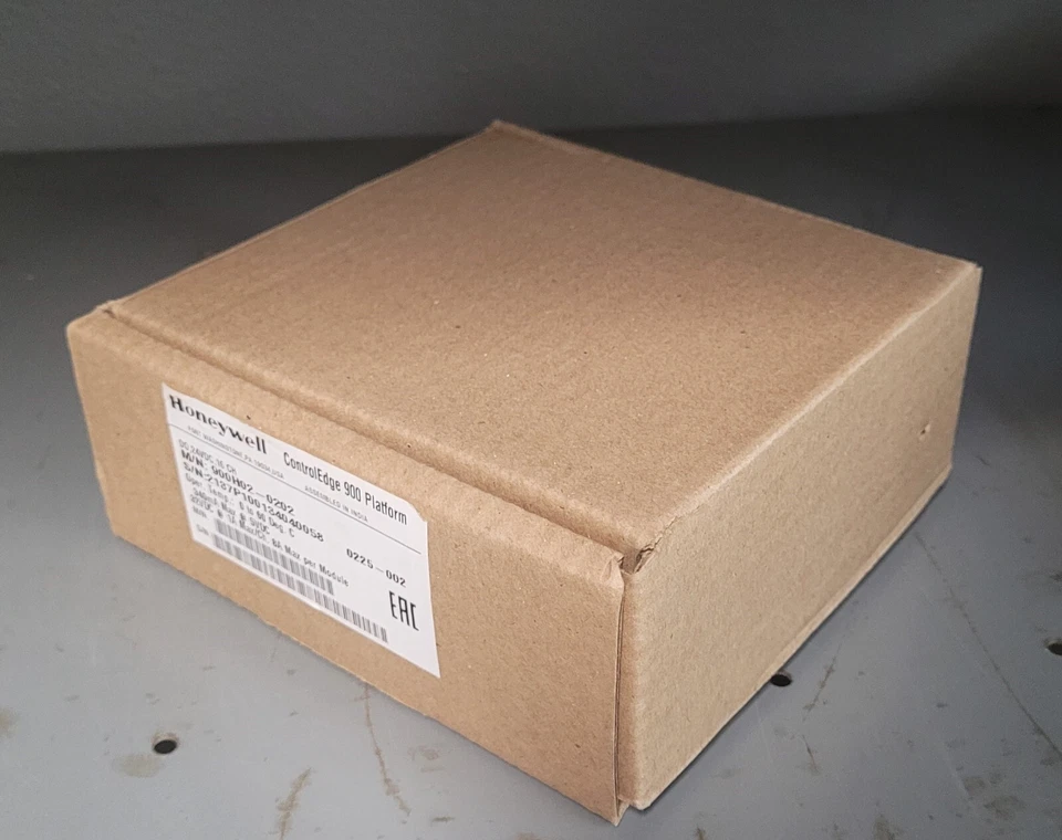 Honeywell 900H02-0202 16-Channel 24 VDC Digital Output Card - Image 1 of 1