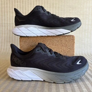 Hoka One One Arahi 6 Damen Größe 8 Schwarz Laufschuhe Sneaker 1123197-BWHT LESEN - Bild 1 von 19