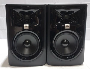 Pair Of JBL 3 Series 305p MKII 6" Powered Studio Monitors - Picture 1 of 8