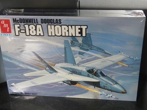 McDONNELL DOUGLAS F-18A HORNET NAVY AMT ERTL 1/72 Nueva Caja Sellada - Imagen 1 de 5