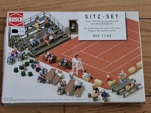 BNIB OO / HO BUSCH 1142 100 VARIOUS TYPES OF SEATS -GRANDSTAND STOOLS BENCH ETC - Picture 1 of 1