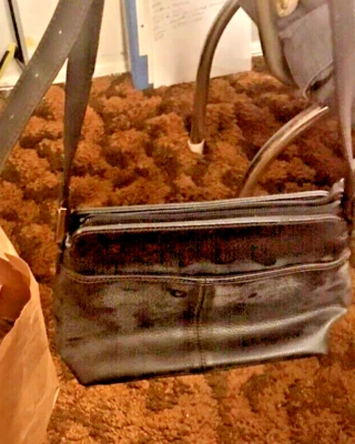 Liz Claiborne - Crazy Horse - Bolso de hombro - Cuero sintético negro  Foto 1 de 4