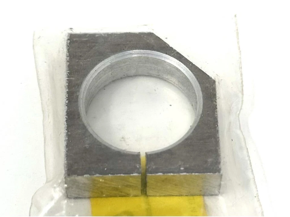 Robbe Vertikal Stabilisator Klemme: S-0392 - Bild 1 von 1