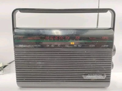 Radio compacta portátil Soundesign 2224BLK AM/FM 2 bandas negra años 80 FUNCIONA Foto 1 de 4