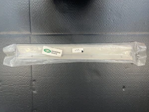 Retenedor de sello de acabado genuino LH tapa dura 110 y última serie 3 - MTC5395 - Imagen 1 de 2