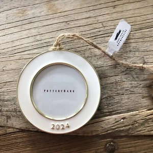 2024 Pottery Barn CHRISTMAS TREE White ENAMEL FRAME ORNAMENT Photo CIRCLE Round - Picture 1 of 7