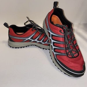 Merrell Versátil Runner para hombre talla 10,5 negro/rojo pompeyo J310559C - Imagen 1 de 11