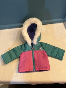 American Girl Puppe Corinne's Skijacke 2022 Neuwertig - Bild 1 von 4