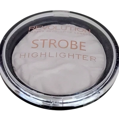 Revolution STROBE HIGHLIGHTER Powder Compact Illuminating EVER GLOW LIGHTS - Image 1 of 4