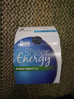 Meia-calça L'eggs Sheer Energy Control Top revitalizante tamanho A off preta - Imagem 1 de 3
