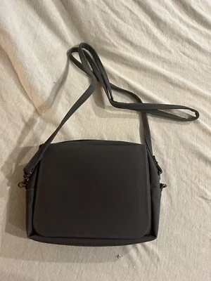 Bolso sin asas Mary Kay The Very Hip Duo bandolera de hombro maquillaje cosmético con espejo Foto 1 de 4