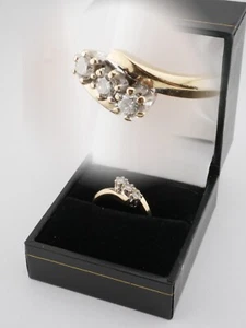 Beautiful 9ct Fully Hallmarked Gold Trilogy Diamond Ring - Picture 1 of 7