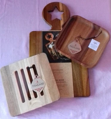 Acacia Wood Collection : Serving Tray, Tea Pot Stand, Star Serving Board : New - Image 1 of 4