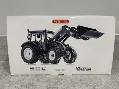 Wiking - Valtra N123 Tractor w/Loader & Bucket - 1:32 Scale - 7327 - New/Mint - Image 1 of 4