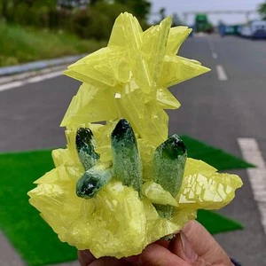 398G Neufund grüner Phantomquarz mit gelbem Schwefelhaufen Mineral Probe - Bild 1 von 23