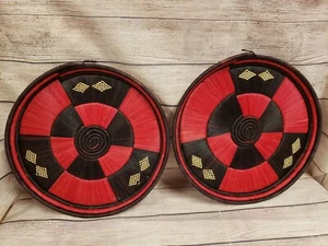 2 AFRICAN GRASS SISAL WALL BASKET PLATE BOHO DECOR RED BLACK COIL HAND WOVEN 13" - Picture 1 of 7