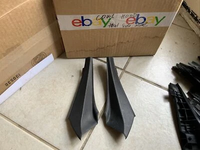 2013-18 TOYOTA RAV4 FENDER TO COWL HOOD SIDE SEAL 53866-42020 53867-0R030 Set 02 - Image 1 of 4