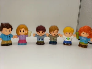 Little People Family Community Set of 6 Mom Dad Sister Brothers - Picture 1 of 5