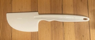 Cuisinart Custom 14 14 Cup Food Proc. DFP-14 NEW Part, Spatula Spreader DLC-650 - Image 1 of 4