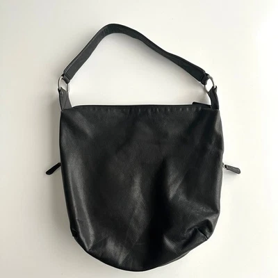 Bolso de Hombro Osgoode Marley Bordado Correa Hobo Bolsillos Laterales Negro  Foto 1 de 4