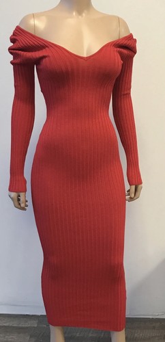 Vestito maglione rosso midi manica lunga spalle scoperte San Valentino cena festa grande