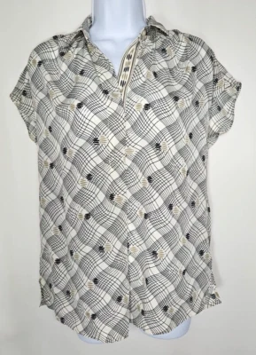 Blusa pulóver de manga corta con estampado geométrico talla pequeña Max Studio para mujer Foto 1 de 4