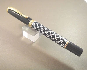New/Old Jinhao Crossword Puzzle Fountain Pen SMOOTH MED/FINE gold nib GORGEOUS - Picture 1 of 6