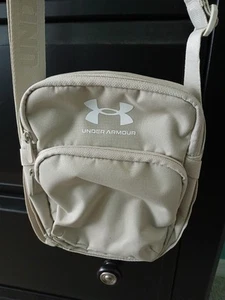 Neu Under Armour Unisex-Erwachsene Loudon Crossbody Khaki/Weiß One Size - Bild 1 von 4