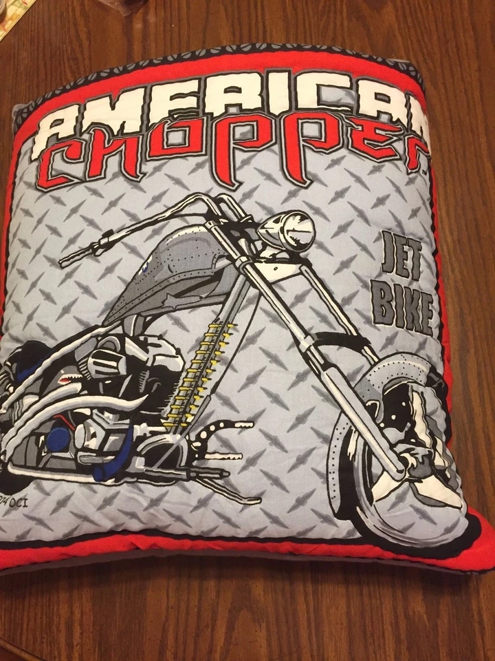 Almohada de motocicleta American Chopper hecha a mano (¡almohada con edredón de 6 pies de largo en el interior!) Foto 1 de 2