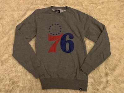 Sudadera para mujer Philadelphia 76ers retro con logotipo gris de gran tamaño (grande) marca 47 Foto 1 de 4