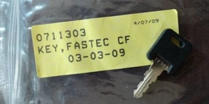 FIC Schlüssel EF303 Wohnmobil Reiseanhänger VORGESCHNITTENE SCHLÜSSEL Code 303 - Bild 1 von 1