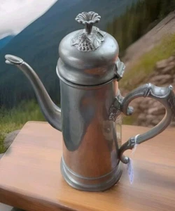 Sheffeild England Zinn aufklappbar Tee/Kaffeekanne 11" konisch 4,5" Basis Traubenmotiv - Bild 1 von 10