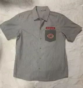 Hiroshima Carp Fan Club 2021 camicia spilla a righe con colletto e tasca taglia large - Foto 1 di 8